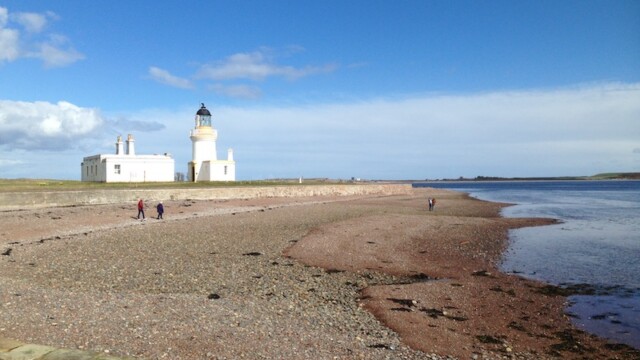 ...another nice spot for a little sit down to listen to the ocean even if dolphins are not too keen to say hi.
